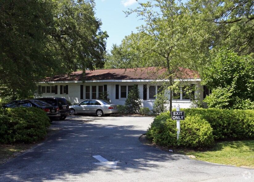 Primary Photo Of 515 Folly Rd, Charleston Office For Sale