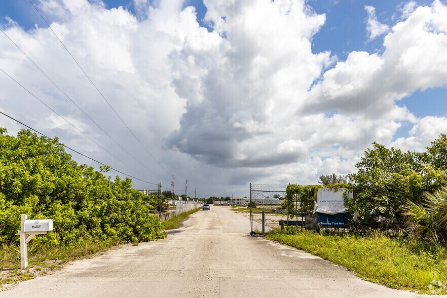 More Photos Of 375 Kelly Dr, West Palm Beach Land For Lease