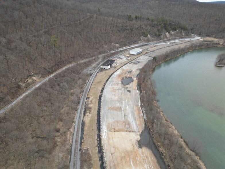 More Photos Of 1686 Tipple Rd, Karthaus Service For Sale