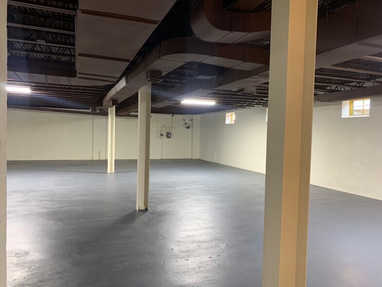 More Photos Of 5810-5814 Seminary Rd, Alexandria Freestanding For Lease