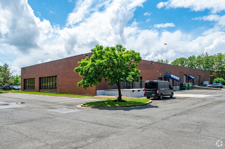 More Photos Of 5200 Philadelphia Way, Lanham Research And Development For Lease