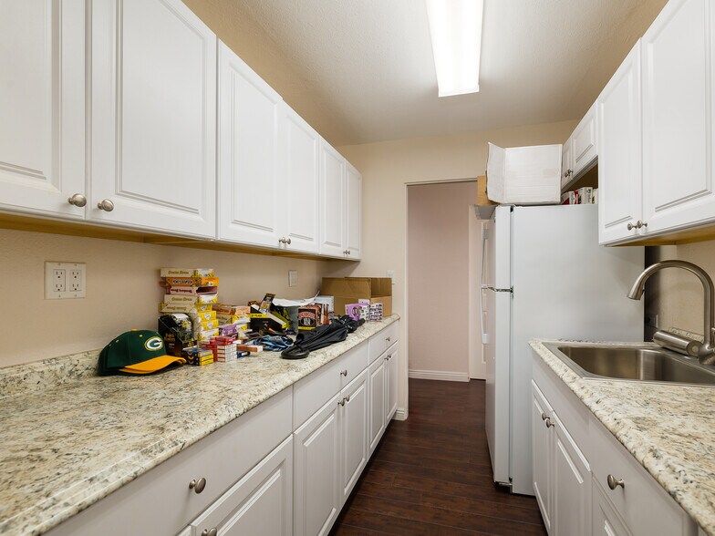 More Photos Of 4701 W Imperial Hwy, Inglewood Loft Creative Space For Sale