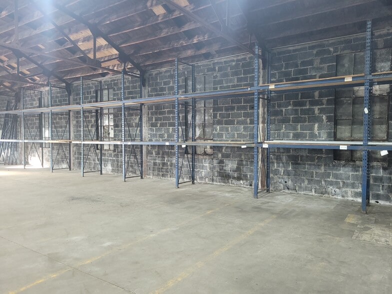 More Photos Of 10 Spencer Ct, East Hartford Warehouse For Lease