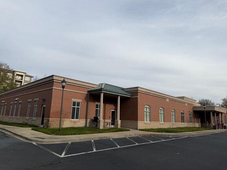 More Photos Of 10125 Berkeley Place Dr, Charlotte Office For Sale