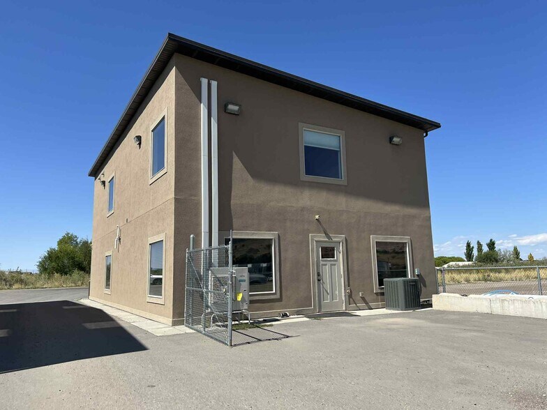 More Photos Of 3746 N Higley Rd, Ogden Showroom For Lease