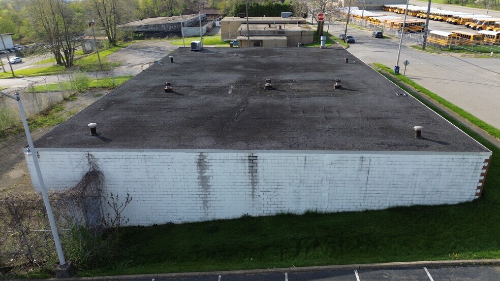 More Photos Of 15 S Worthington St, Youngstown Warehouse For Sale