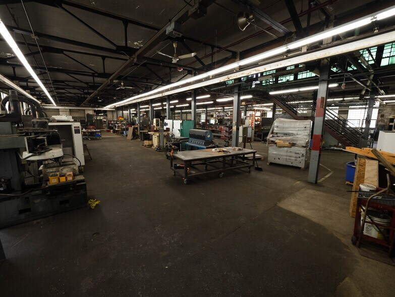 More Photos Of 11 Hankey St, Rochdale Warehouse For Lease