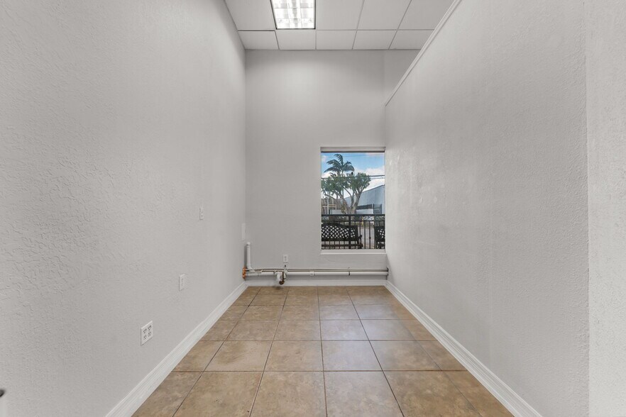 More Photos Of 7885 W 28th Ave, Hialeah Warehouse For Sale