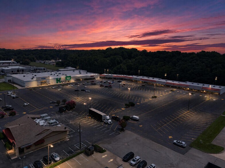 More Photos Of 2480 US Highway 41 N, Henderson Unknown For Lease