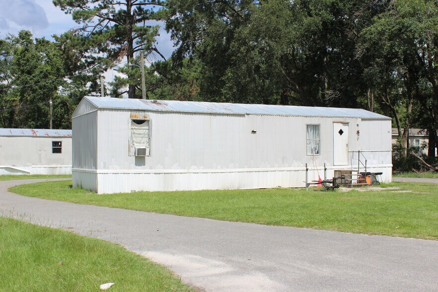 More Photos Of 33 E Peeler Ave, Lakeland Manufactured Housing Mobile Home Park For Sale