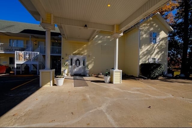 More Photos Of 3169 E Van Buren, Eureka Springs Hotel For Sale