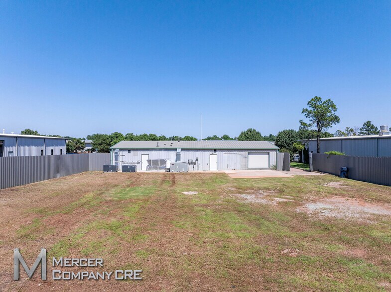 More Photos Of 2601 S Purdue Ave, Oklahoma City Flex For Lease