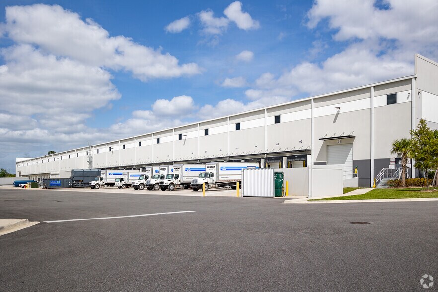 More Photos Of 2901 SW 60th Ave, Ocala Unknown For Lease