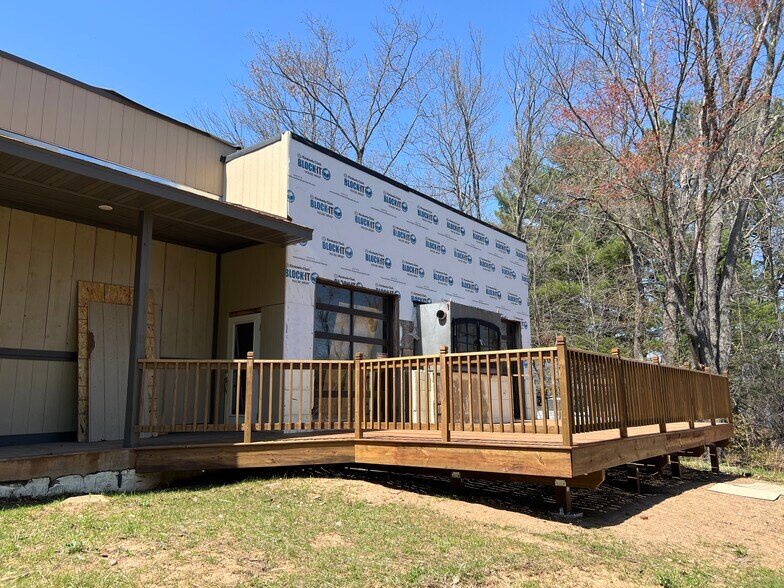 More Photos Of 11706 N Eaton Rd, Hayward Bar For Sale