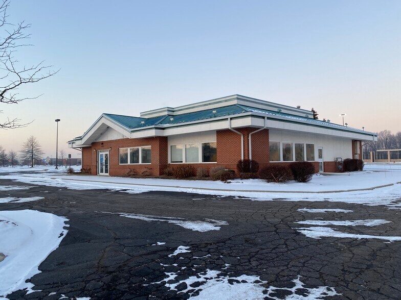 More Photos Of 33785 Van Dyke Ave, Sterling Heights Restaurant For Sale