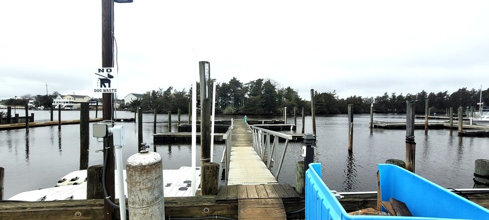 More Photos Of 470 S Green St, Tuckerton Marina For Sale