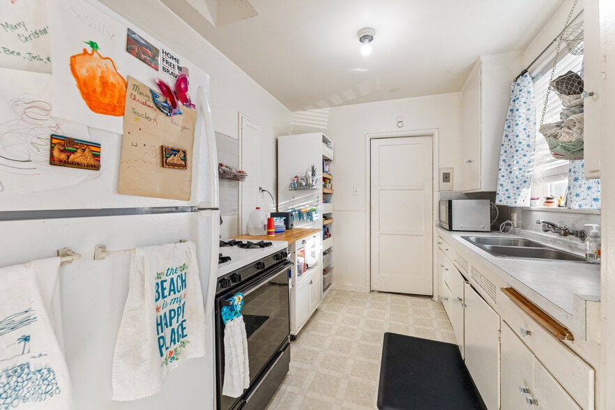 More Photos Of 1717 E Chevy Chase Dr, Glendale Multifamily For Sale