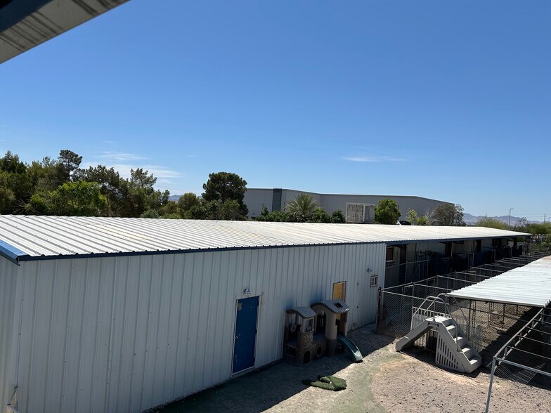 More Photos Of 2675 W Arby, Las Vegas Veterinarian Kennel For Sale