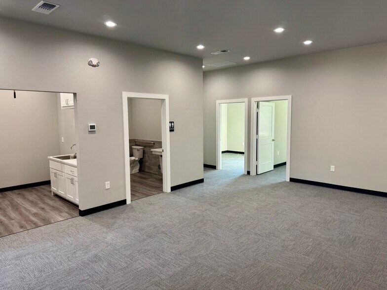 More Photos Of 6426 Colleyville Blvd, Colleyville Office For Sale