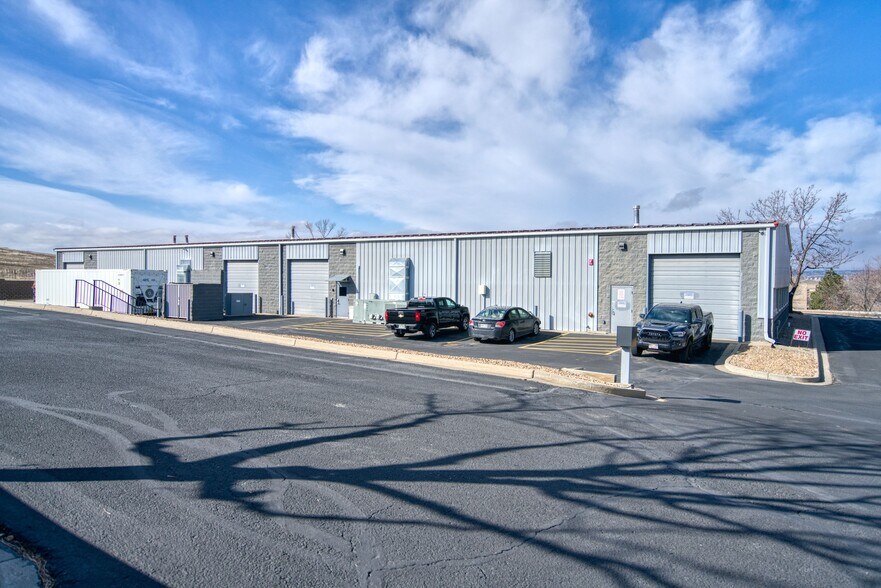 More Photos Of 1400-1420 Overlook Dr, Lafayette Warehouse For Sale