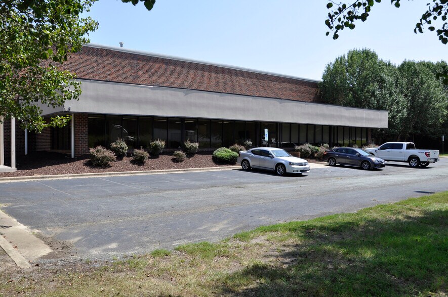 Primary Photo Of 2050 Willow Springs Ln, Burlington Warehouse For Lease
