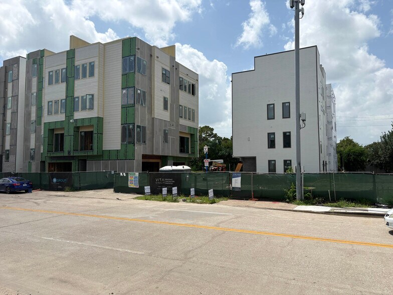 More Photos Of 5902 Winsome Ln, Houston Office Residential For Sale