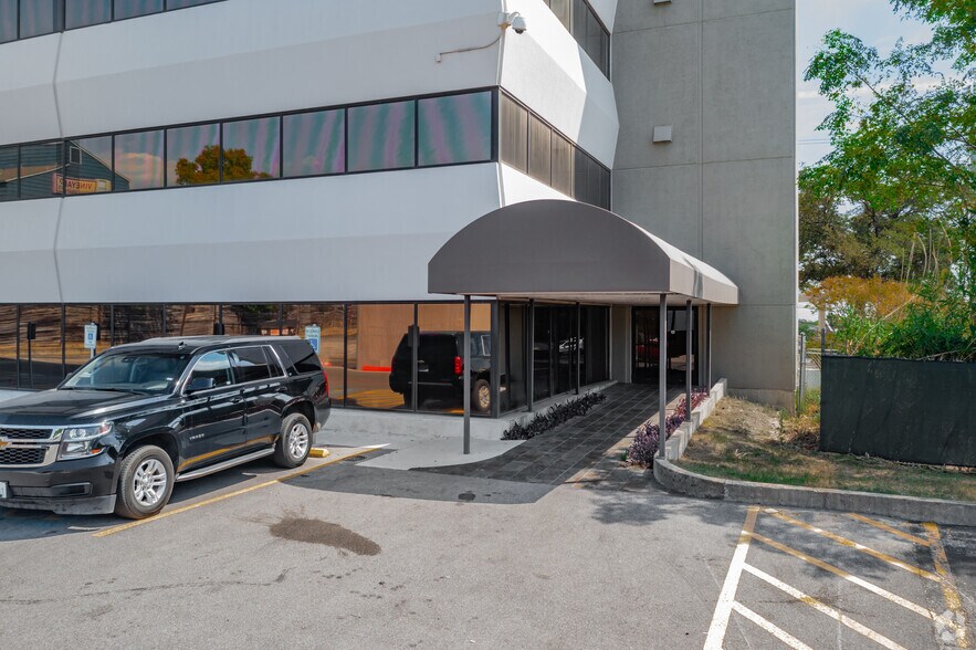 More Photos Of 7461 Callaghan Rd, San Antonio Office For Lease