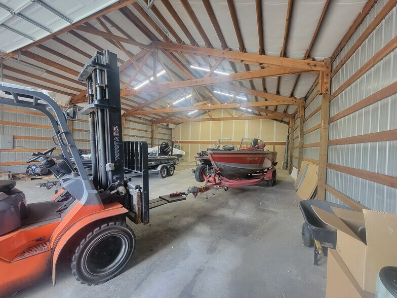More Photos Of 17809 E Appleway Ave, Spokane Valley Showroom For Lease