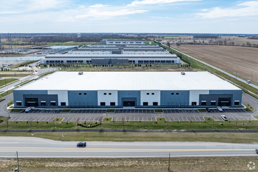 More Photos Of 6777 Crosby Ct, Dublin Distribution For Lease