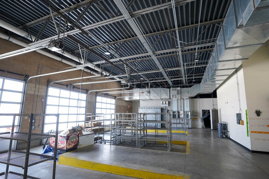 More Photos Of 30 Jimmo Dr, Colchester Refrigeration Cold Storage For Lease