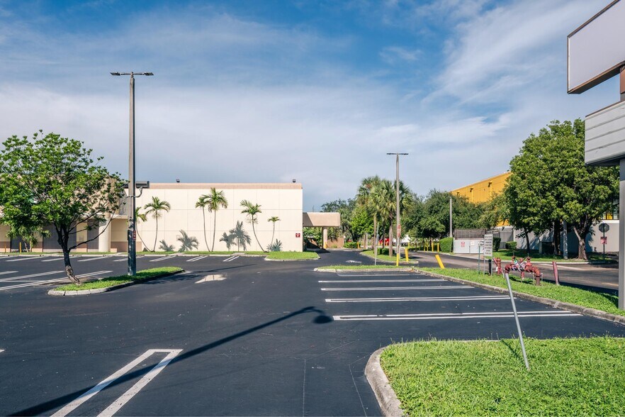 More Photos Of 11920 NW 27th Ave, Miami Freestanding For Lease