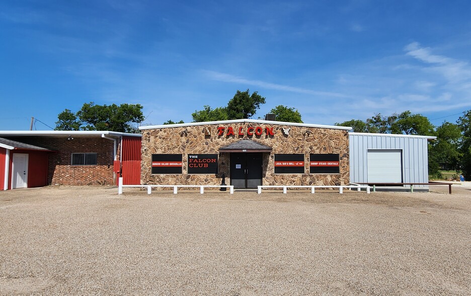 Primary Photo Of 701 N Martin Luther King Jr Hwy, Mexia Restaurant For Sale