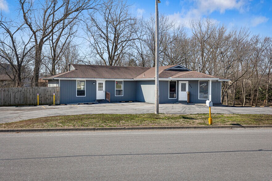 More Photos Of 205 Southbrook Pky, Kearney Daycare Center For Sale