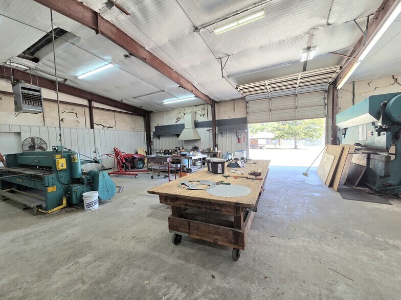 More Photos Of 1410 FM 2854 Rd, Conroe Industrial For Lease