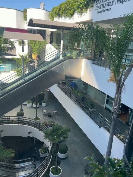 More Photos Of 11675-11677 San Vicente Blvd, Los Angeles Unknown For Lease