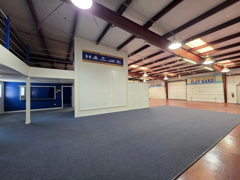 More Photos Of 29 Hunter Rd, Hilton Head Island Warehouse For Lease