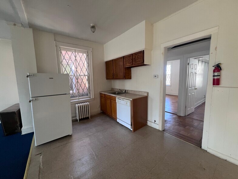 More Photos Of 5017 Avenue D, Brooklyn Storefront Retail Residential For Sale