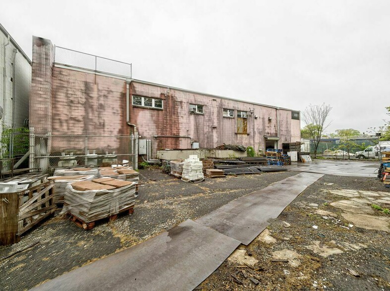 More Photos Of 300-306 W 1st Ave, Roselle Warehouse For Sale