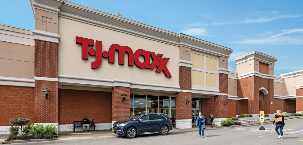 More Photos Of 4725-4745 Commercial Dr, New Hartford Unknown For Lease