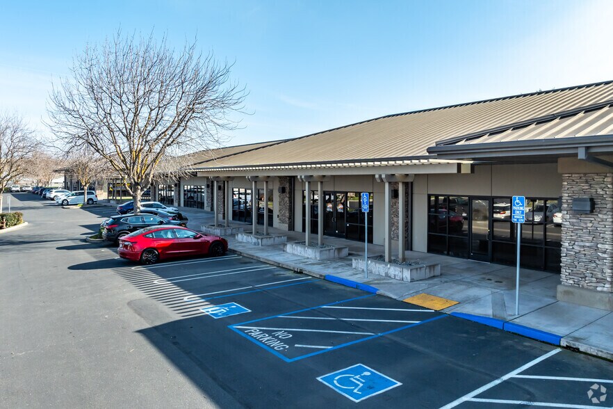 More Photos Of 4640 Spyres Way, Modesto Office For Lease