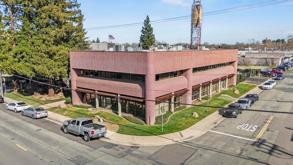 More Photos Of 2555 3rd St, Sacramento Office For Lease