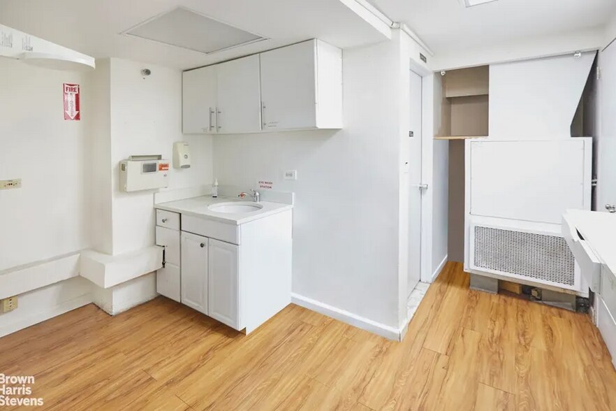 More Photos Of 11 E 86th St, New York Apartments For Sale