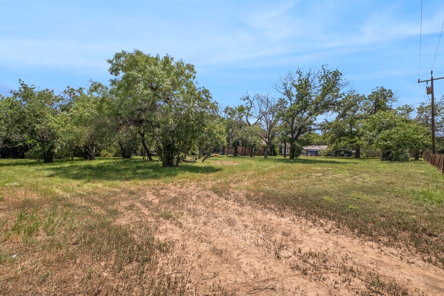 More Photos Of 4130 Aina Ln, San Antonio General Retail For Sale