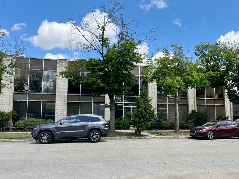 More Photos Of 9914 W Derby Ln, Westchester Flex For Sale