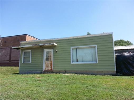 More Photos Of 350 S Parker St, Olathe Garden Center For Sale