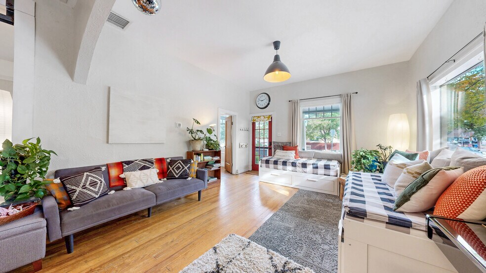More Photos Of 100 W Cleveland St, Lafayette Office Residential For Sale