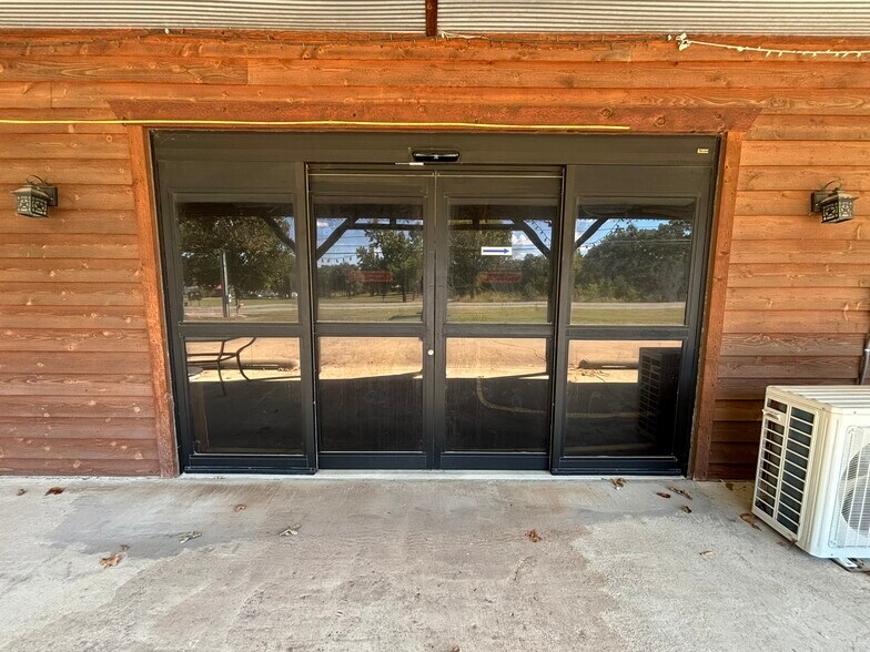 More Photos Of 15188 Highway 82, Tahlequah Storefront Retail Office For Sale