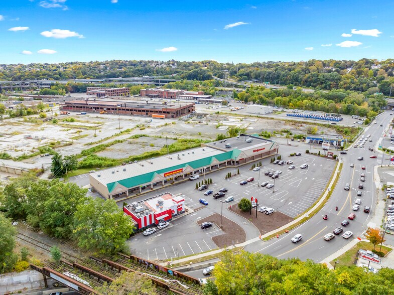 Primary Photo Of 649 W Main St, Waterbury Freestanding For Sale