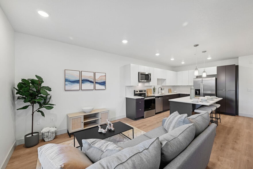 More Photos Of 447 W 4800 S, Murray Apartments For Lease
