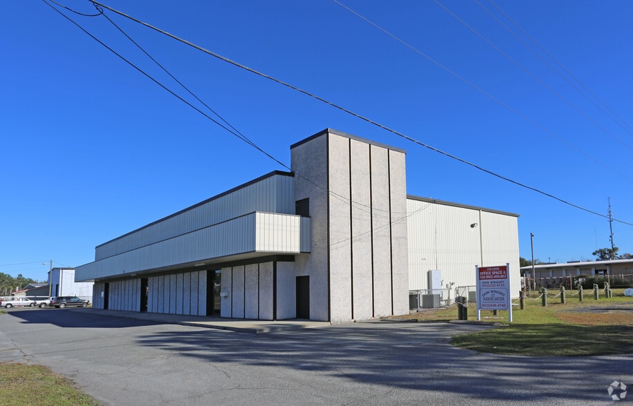More Photos Of 5450-5470 Habersham St, Brunswick Manufacturing For Lease